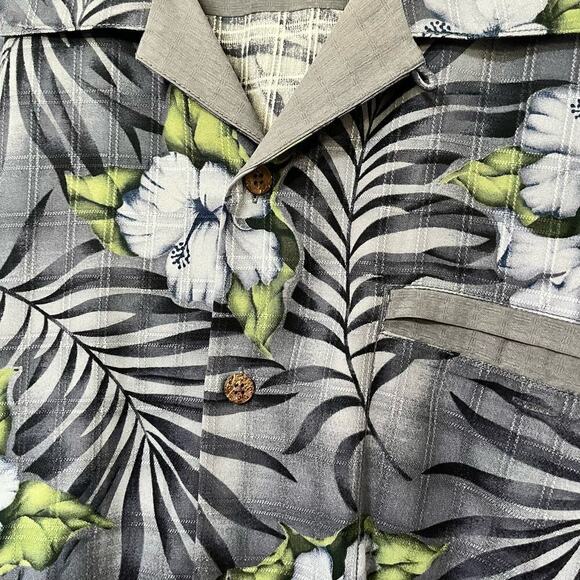 Tommy Bahama Mens Hawaiian Silk Shirt Size XL Floral Lightweight Beach Travel - Picture 6 of 7